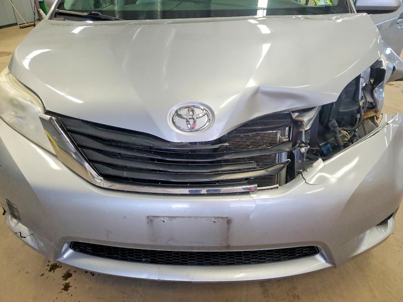 2012 Toyota Sienna le