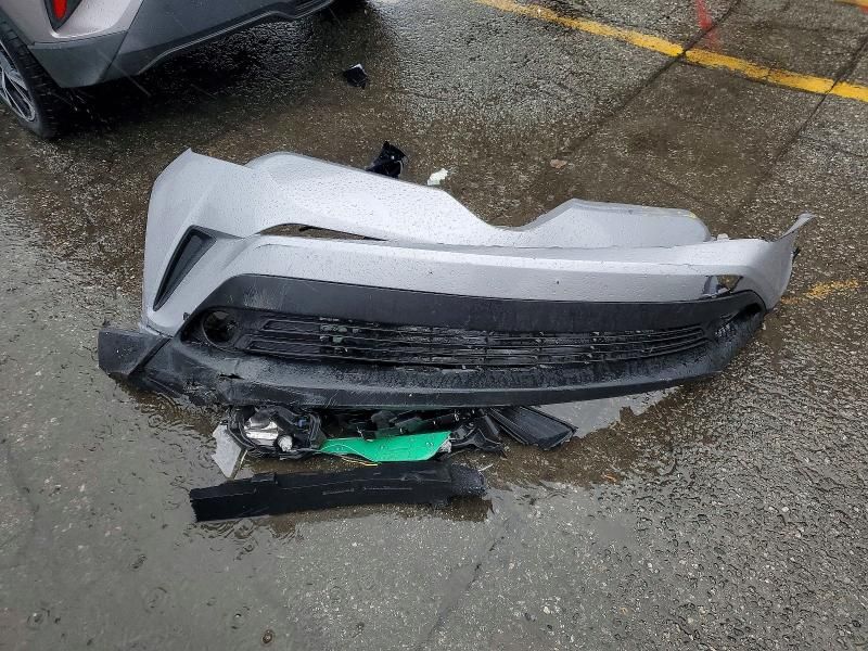 2019 Toyota C-hr xle