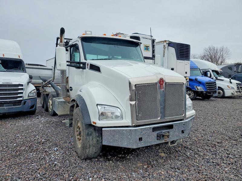 2021 Kenworth Construction T880