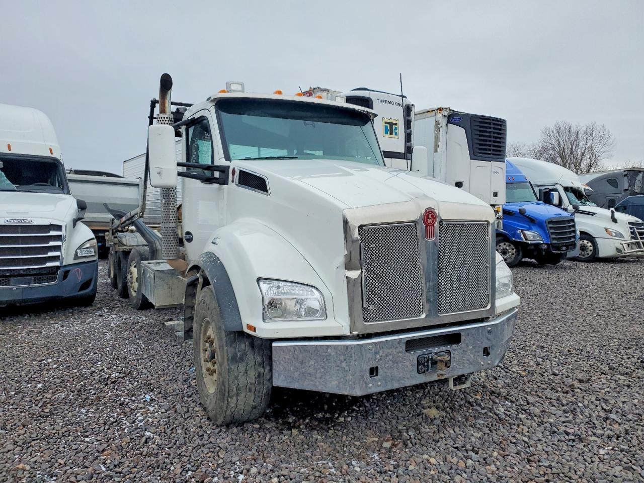 2021 Kenworth Construction T880