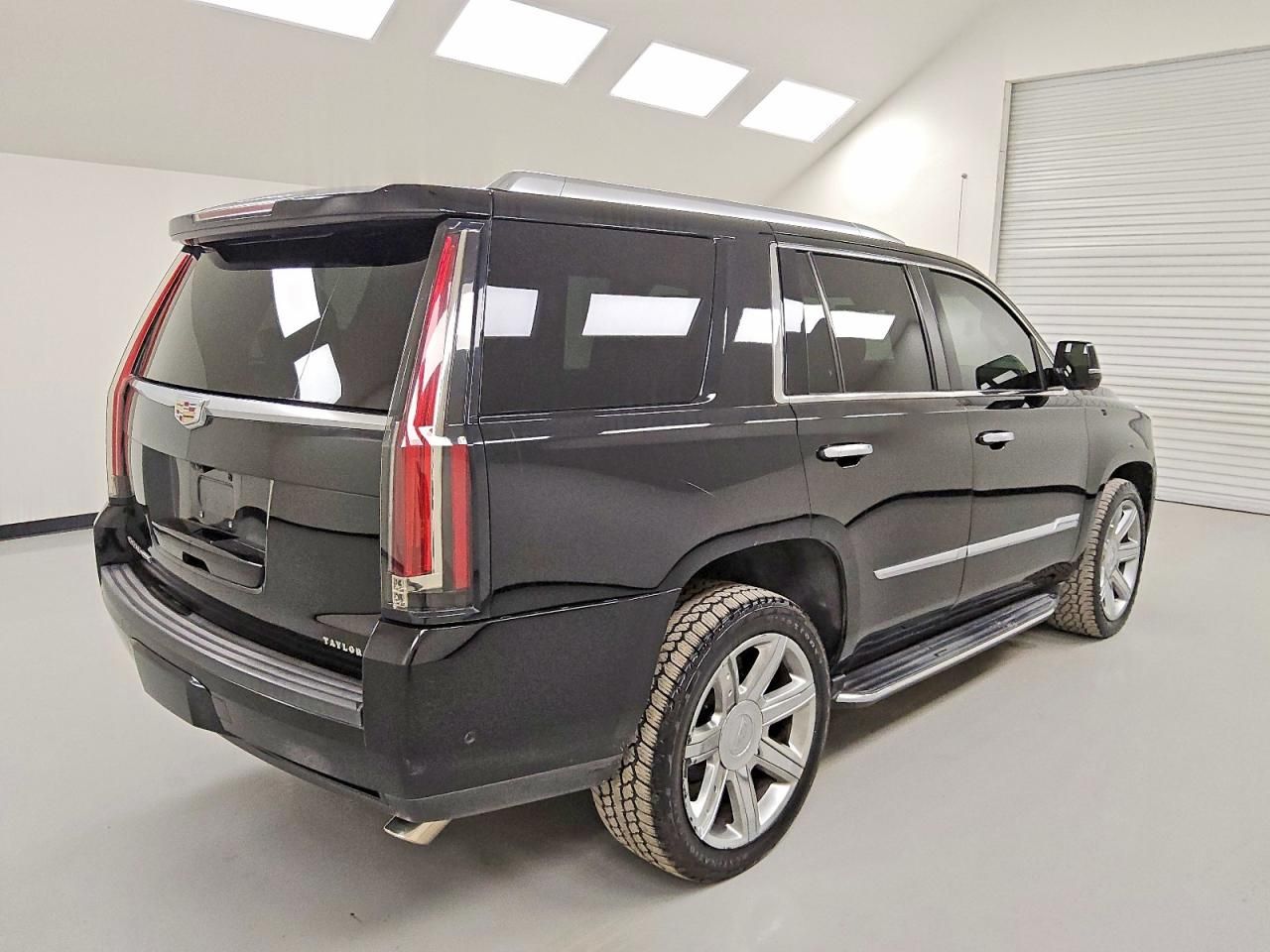 2017 Cadillac Escalade Luxury