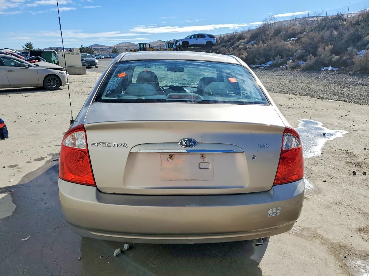 2005 KIA Spectra lx