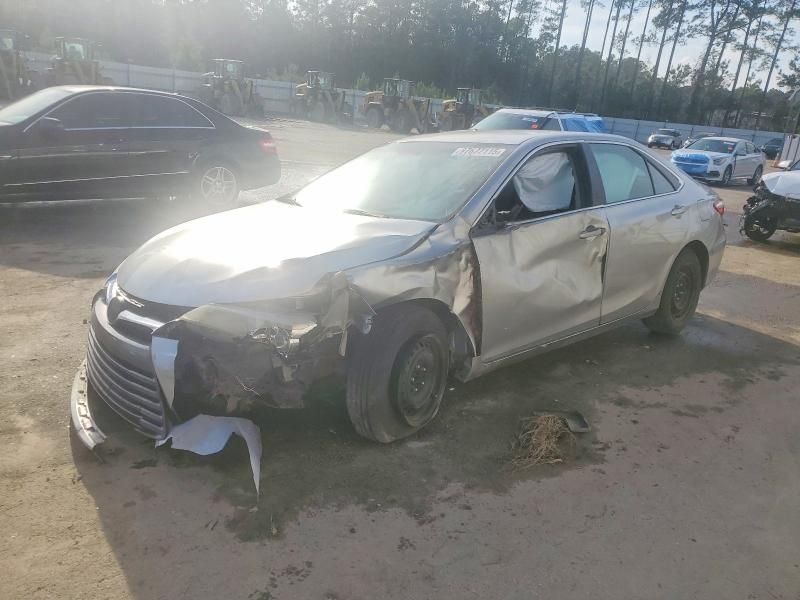 2015 Toyota Camry le