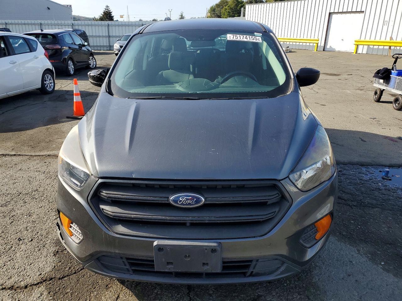 2019 Ford Escape s