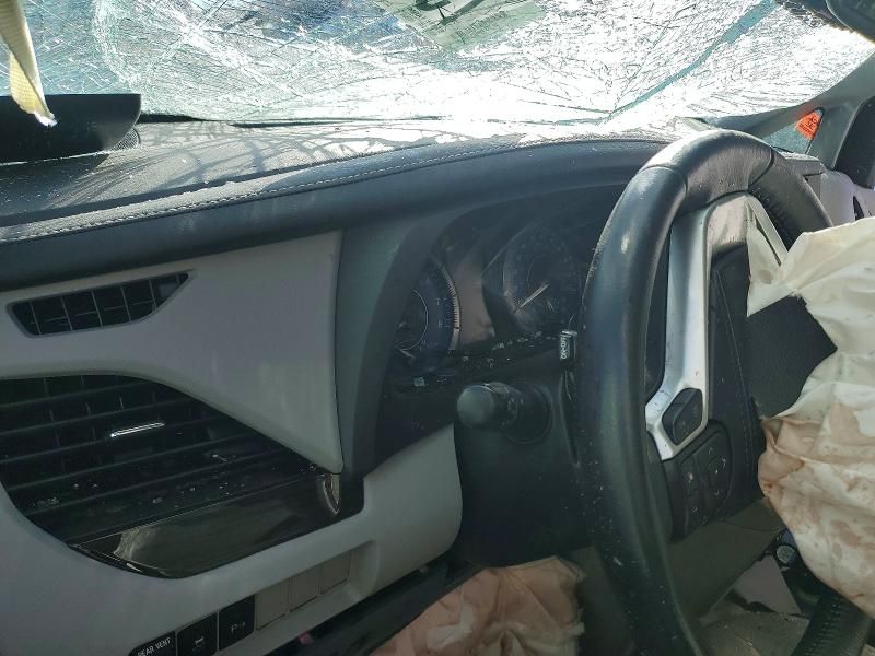 2020 Toyota Sienna xle