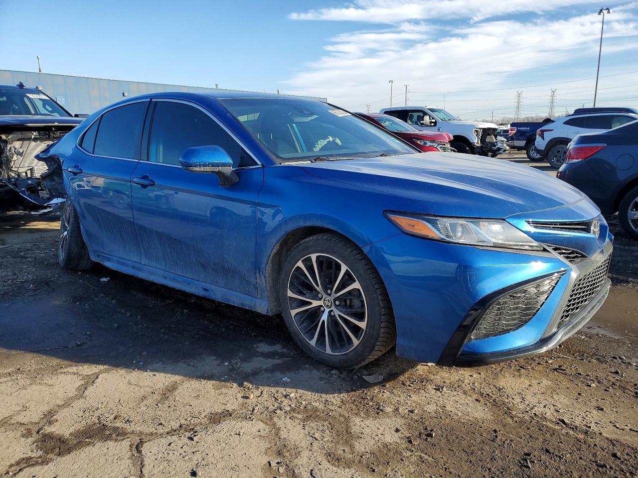 2020 Toyota Camry se