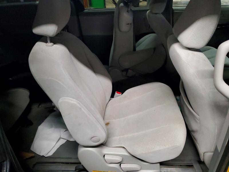 2013 Toyota Sienna le