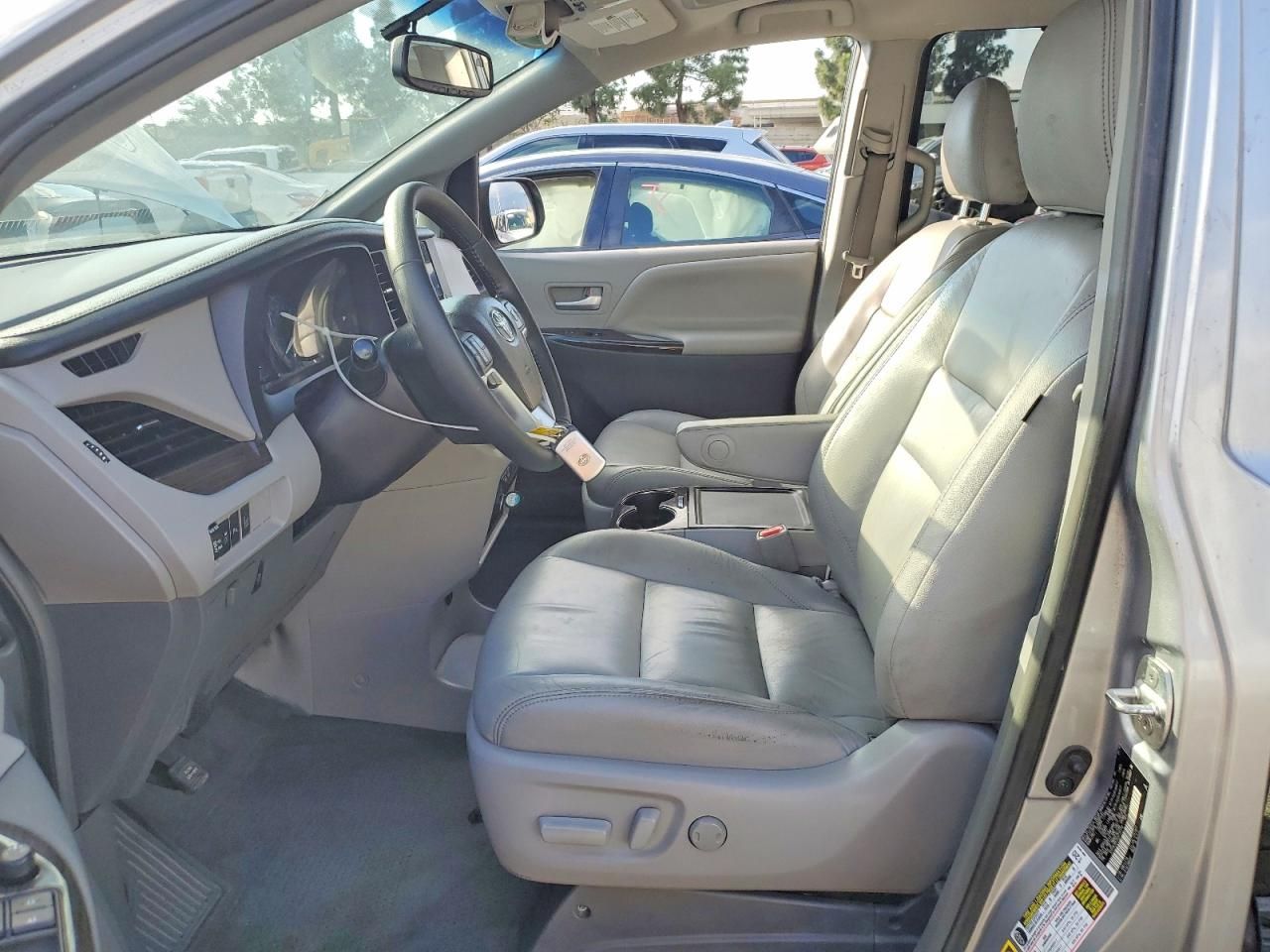 2016 Toyota Sienna xle