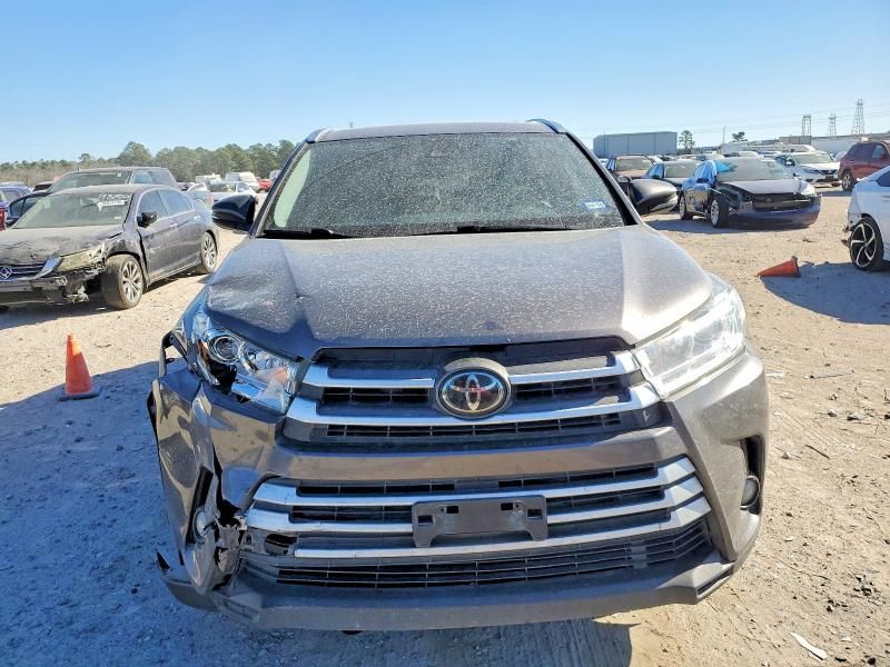 2019 Toyota Highlander se