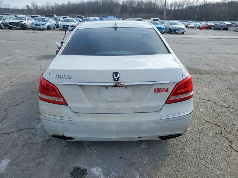 2013 Hyundai Equus Signature