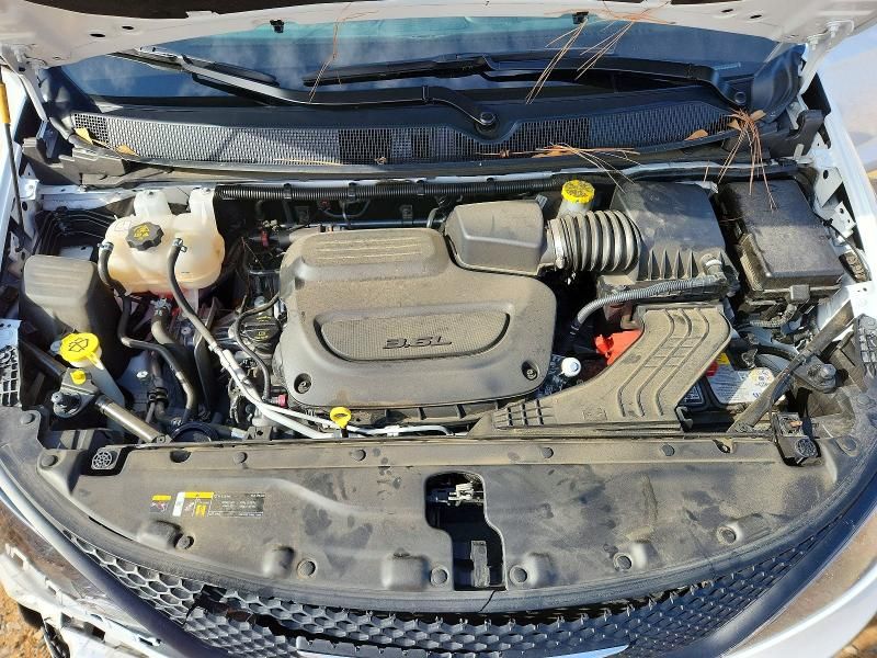 2025 Chrysler Voyager lx