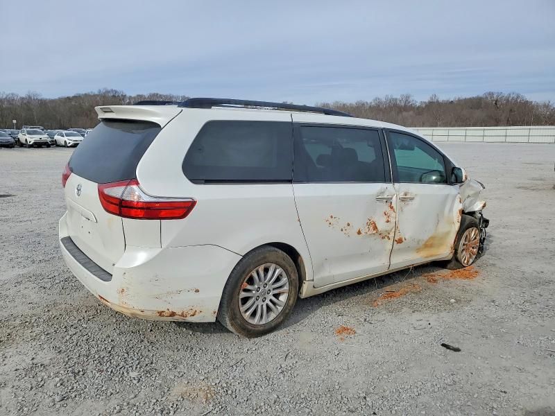 2016 Toyota Sienna xle