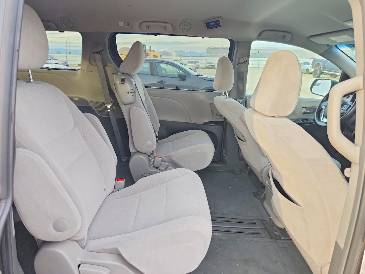 2016 Toyota Sienna le