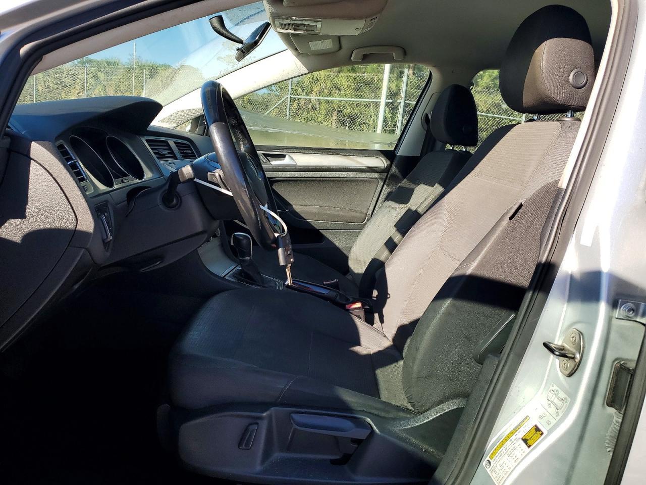2016 Volkswagen Golf Sportwagen s