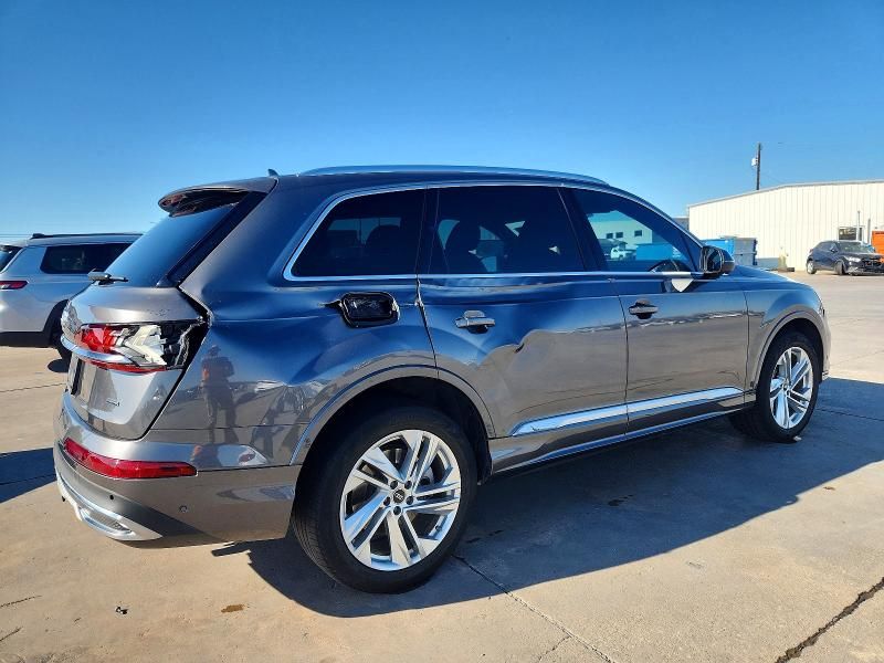 2022 Audi Q7 Premium