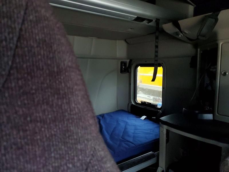 2023 Peterbilt 579 Semi Truck