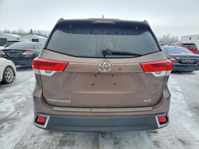 2017 Toyota Highlander se