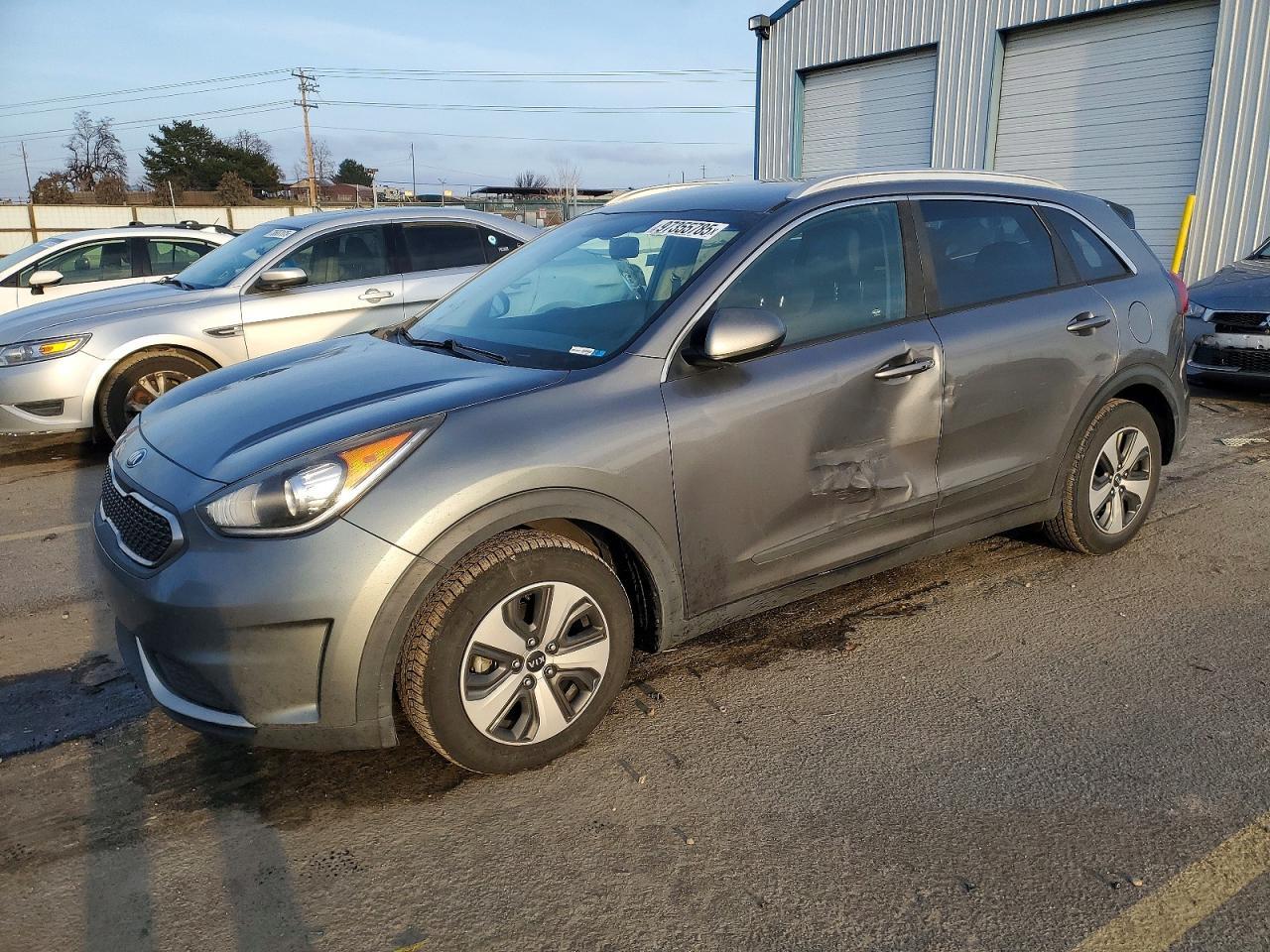 2017 KIA Niro lx