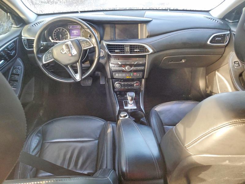 2018 Infinity Qx30 Essential