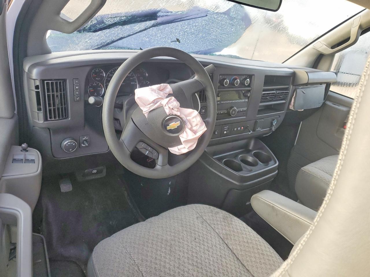 2024 Chevrolet Express 2500 Utility / Service Van