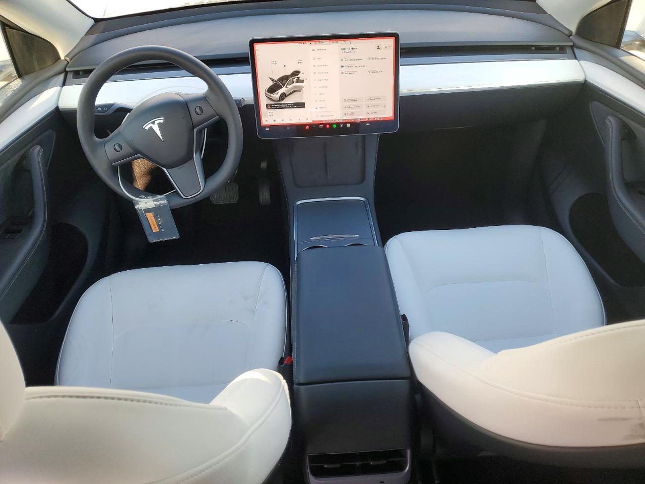 2025 Tesla Model y