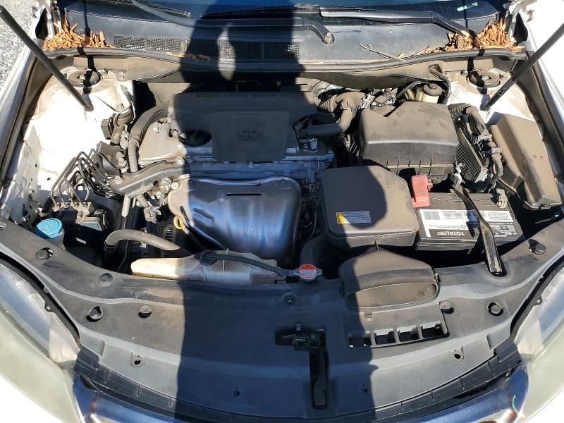 2016 Toyota Camry le