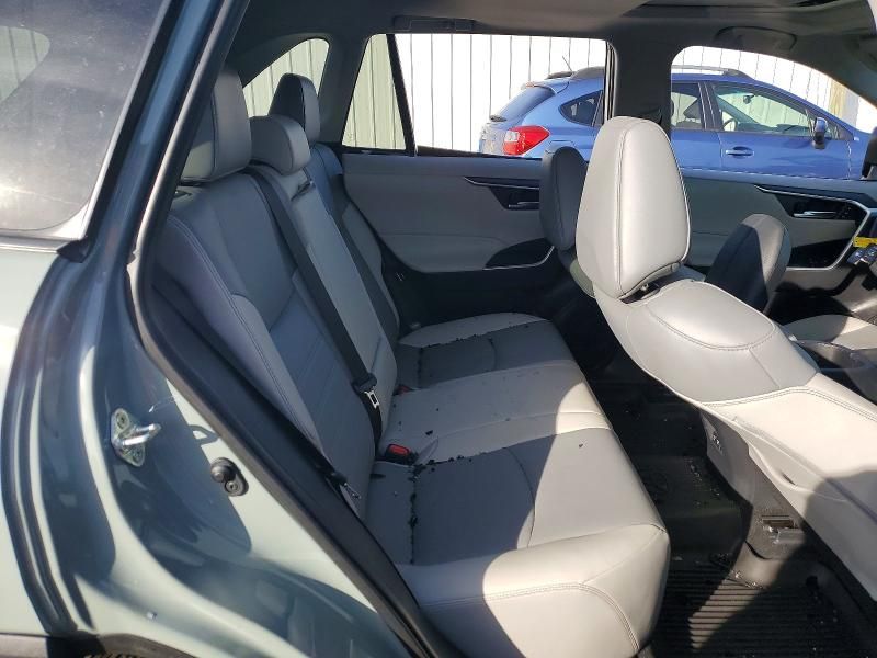 2021 Toyota Rav4 xle Premium