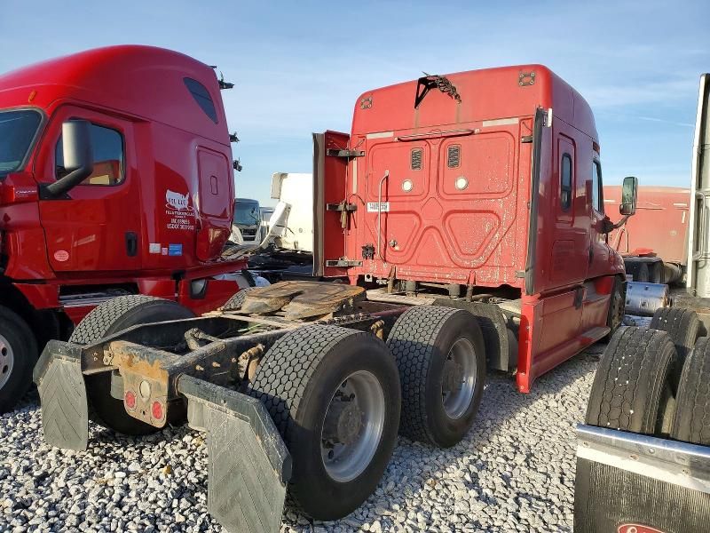 2016 Freightliner Cascadia 125 Semi Truck
