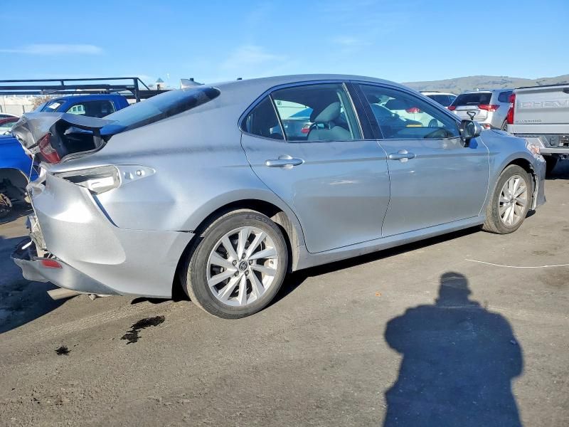 2023 Toyota Camry le