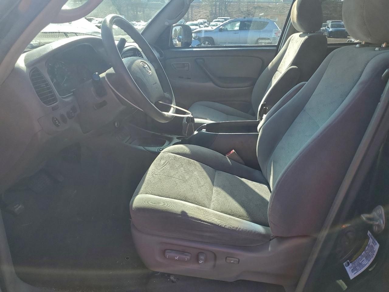 2005 Toyota Sequoia SR5