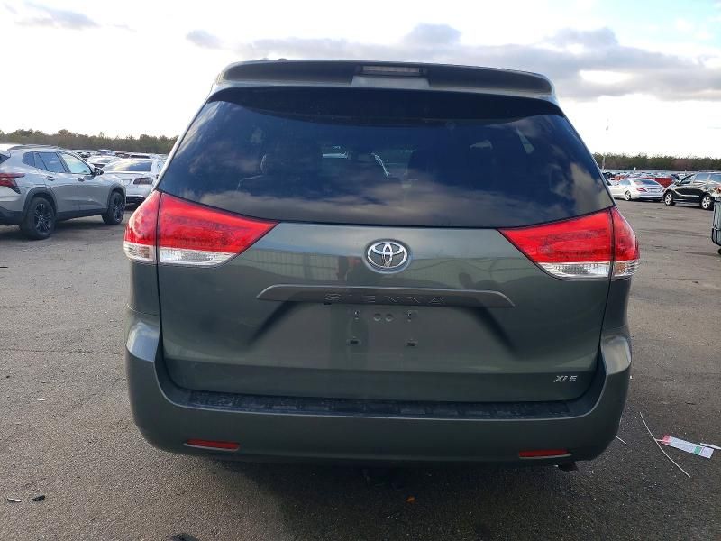 2014 Toyota Sienna xle
