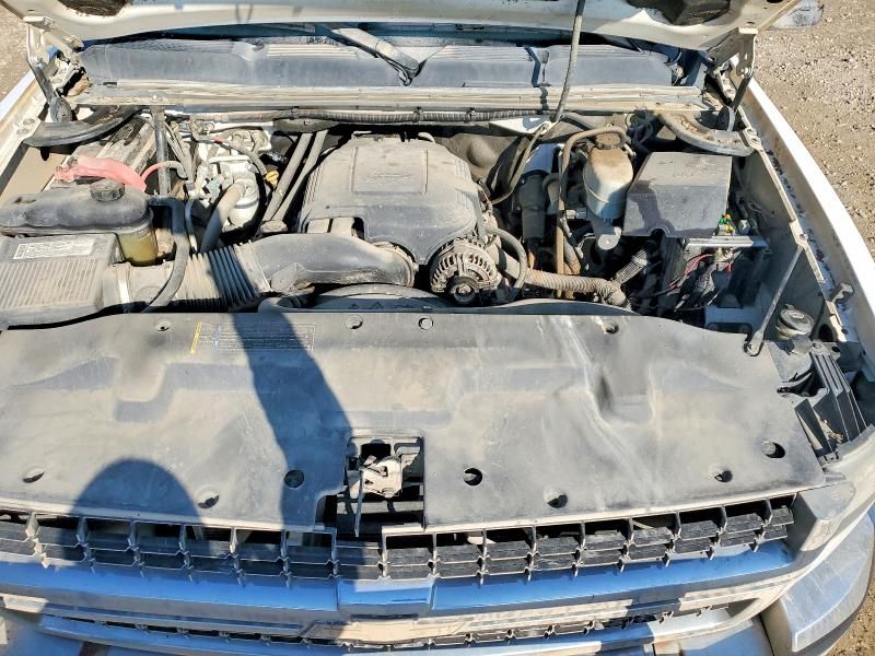 2008 Chevrolet Silverado Flatbed Truck