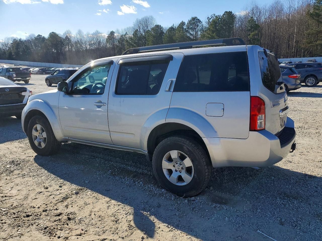 2011 Nissan Pathfinder s