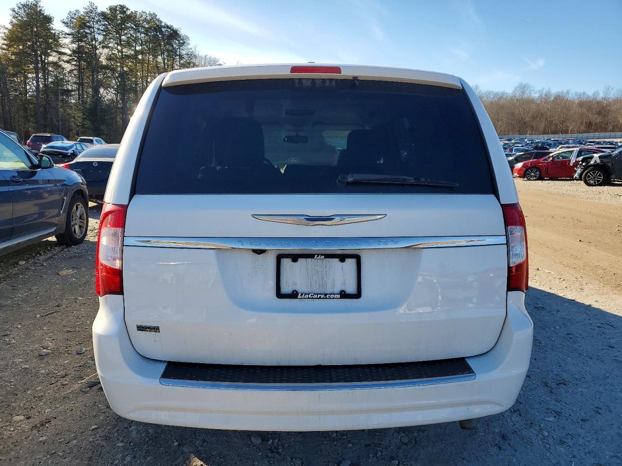 2016 Chrysler Town & Country Touring