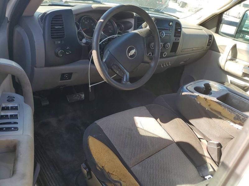 2009 Chevrolet Silverado Flatbed Truck