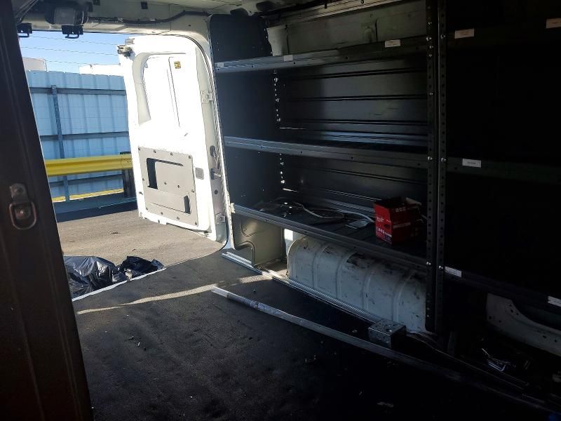 2018 Niss NV Cargo 2500 HD S S