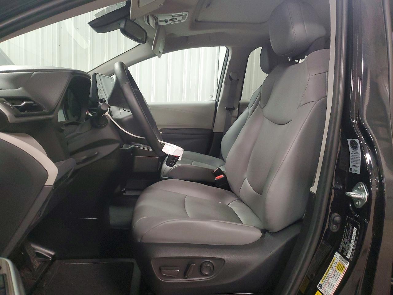 2022 Toyota Sienna xle