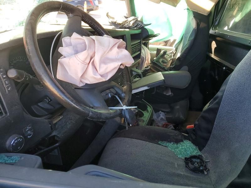 2020 Chevrolet Express G2500 Utility / Service van