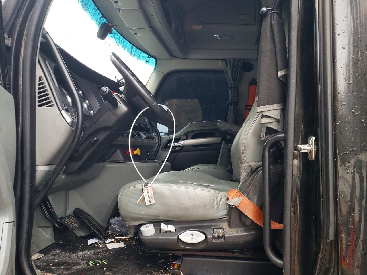 2021 Kenworth T680 Semi Truck