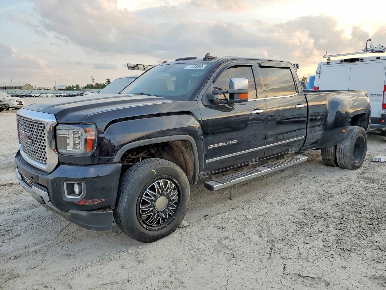 2015 GMC Sierra K3500 Denali