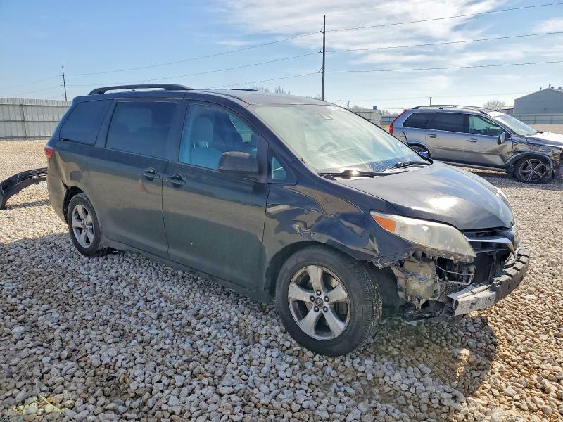 2018 Toyota Sienna le