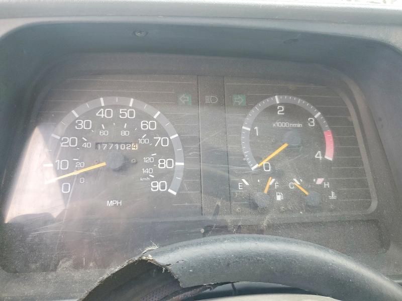 2000 Mitsubishi Fuso Truck OF America INC FH 211
