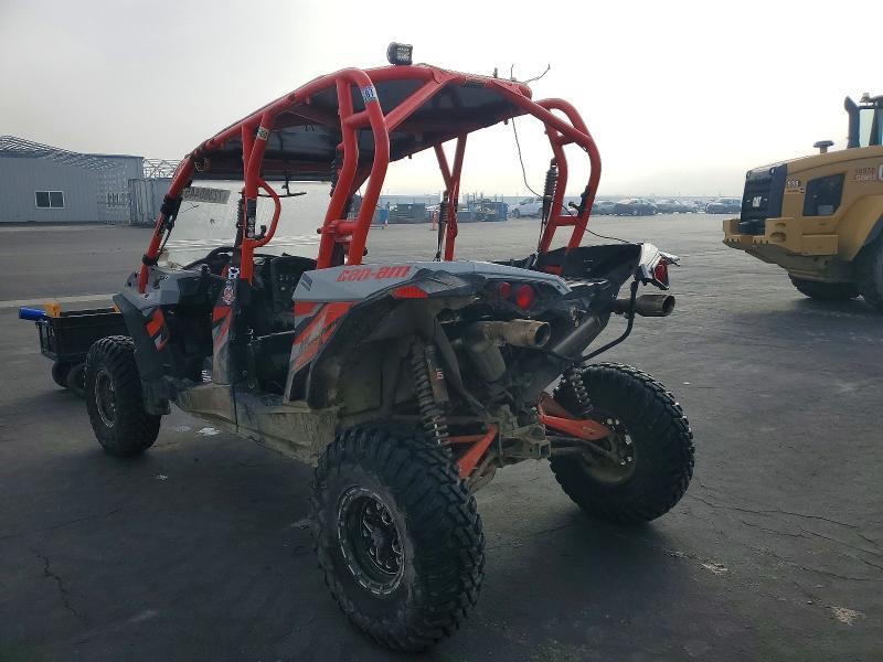 2016 Can-Am Maverick Max 1000R DPS