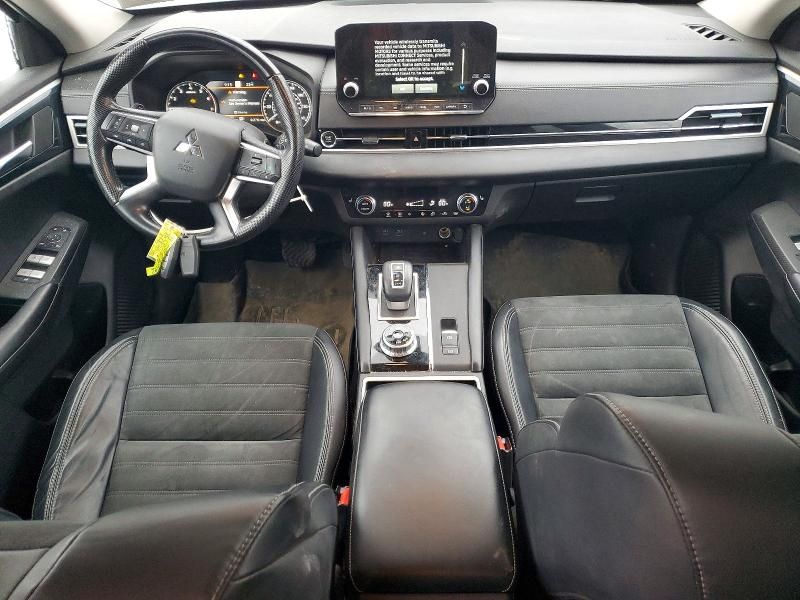 2022 Mitsubishi Outlander se