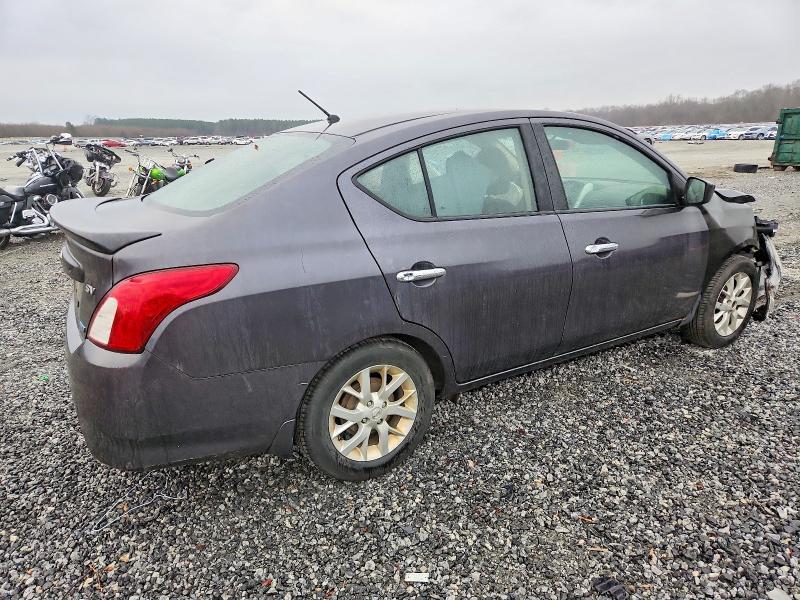 2015 Nissan Versa s