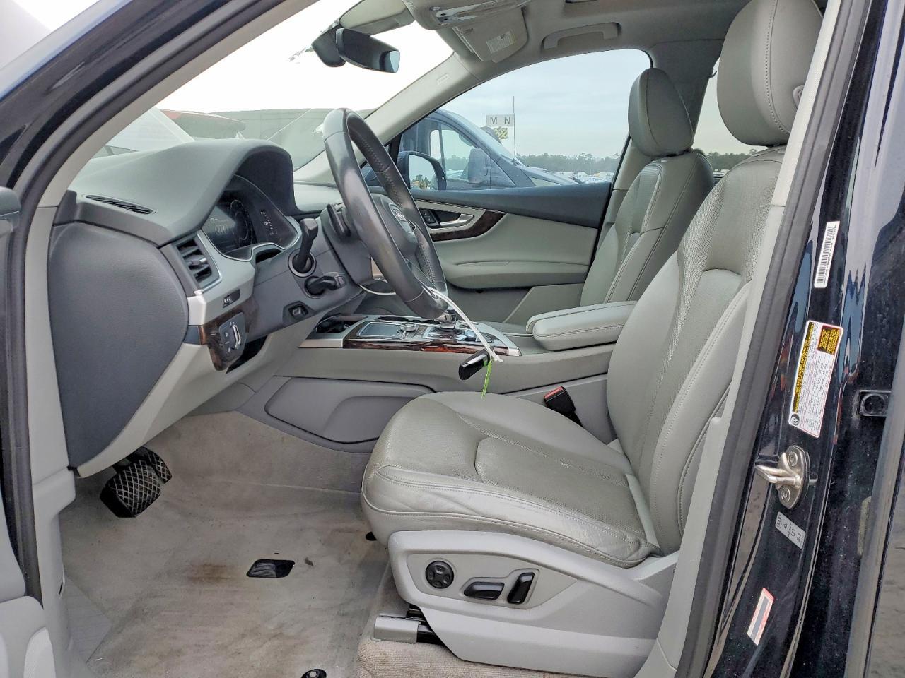2017 Audi Q7 Premium Plus