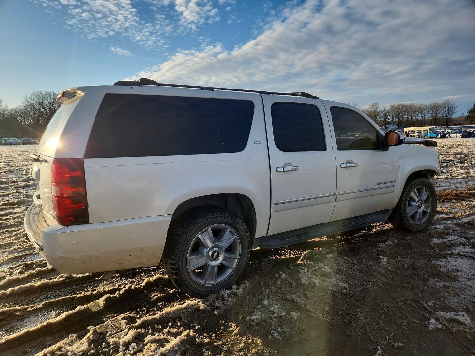 2010 Chevrolet Suburban C1500 ltz