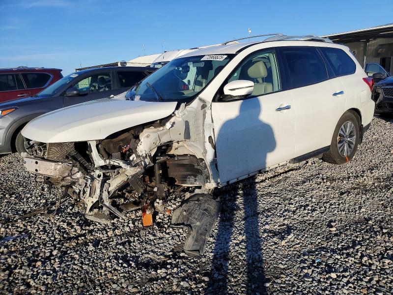 2020 Nissan Pathfinder sl