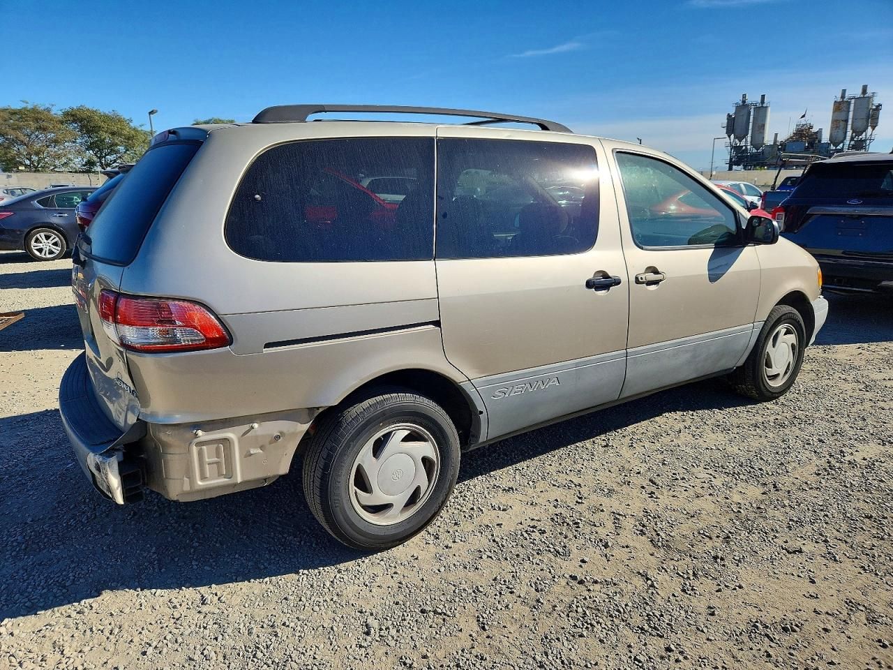 2002 Toyota Sienna le