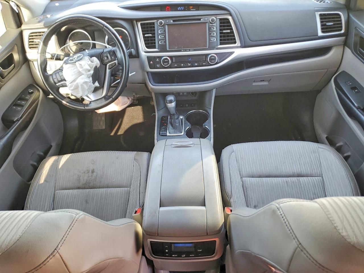 2018 Toyota Highlander le